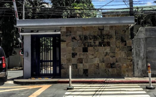 Bungalow House for Sale at Urdaneta Village